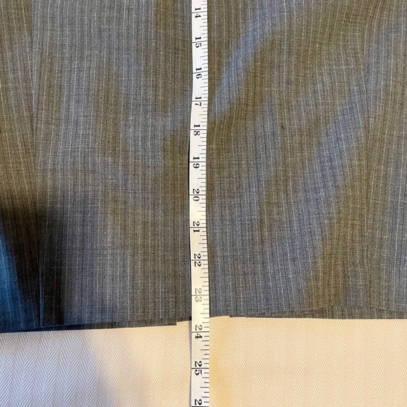 Club Monaco, grey pinstripe pencil skirt, SZ 6 - Picture 7 of 7